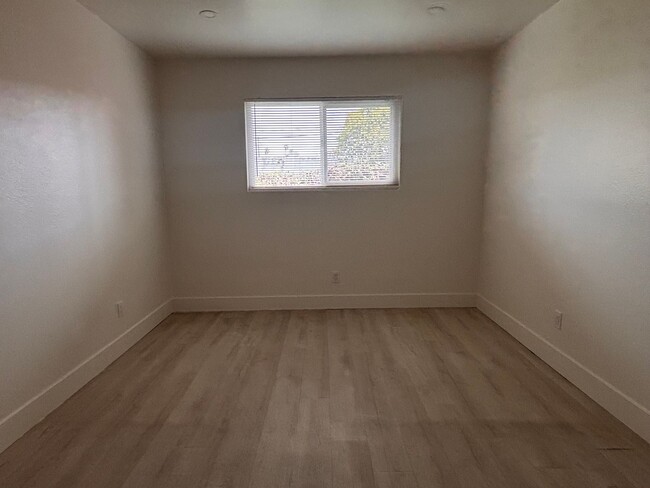 Building Photo - 2 bedrooms 1 bath home in Imperial Beach. ...