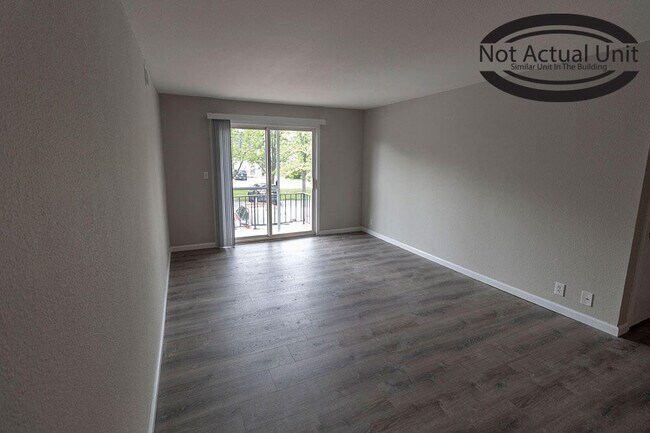 Building Photo - 3408 Balboa Ln