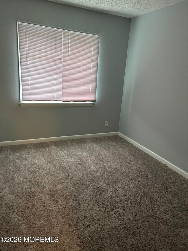 Building Photo - 661 Ocean Ave N