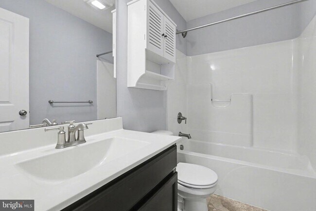 Building Photo - 8110 Kelly Dr