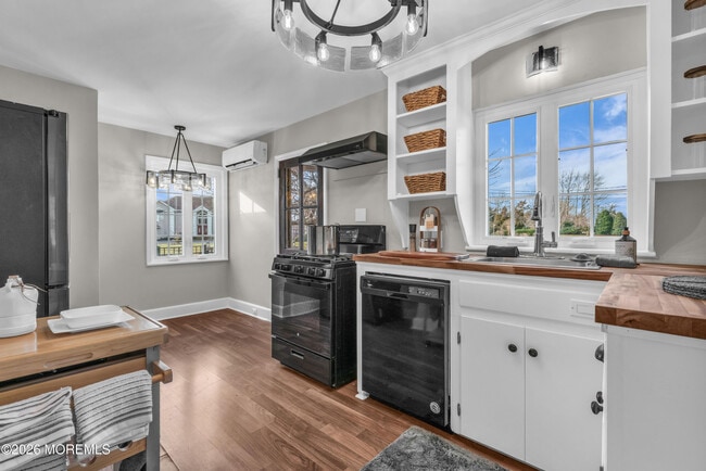 Building Photo - 18 Maiden Ln