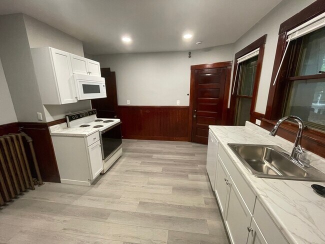 Building Photo - 34 Grafton St