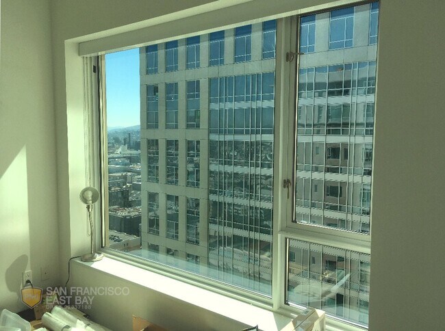 Building Photo - Luxurious SOMA Grand Condo: 3 Bed / 2 Bath...