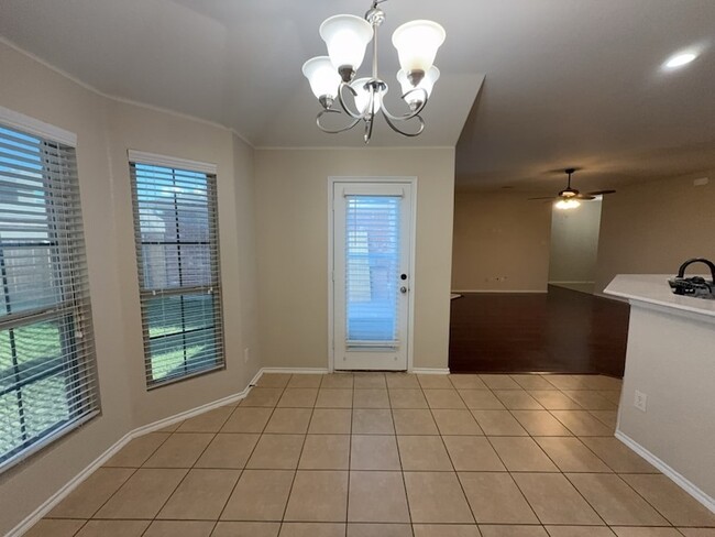 Building Photo - 2333 Cedarwood Dr