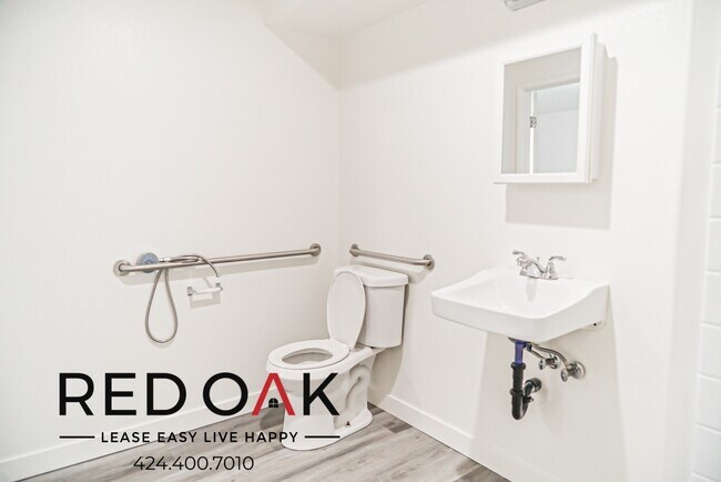 Building Photo - 505 E Rialto Ave