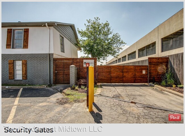 Building Photo - 4631 S Braden Ave
