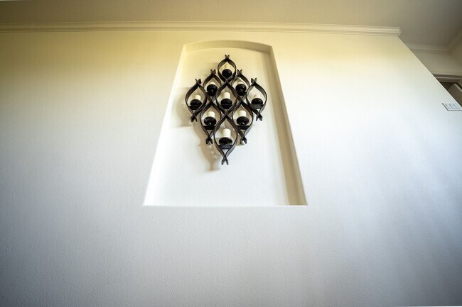 Building Photo - Exceptional estate Located In the highly desirable College Park Community.