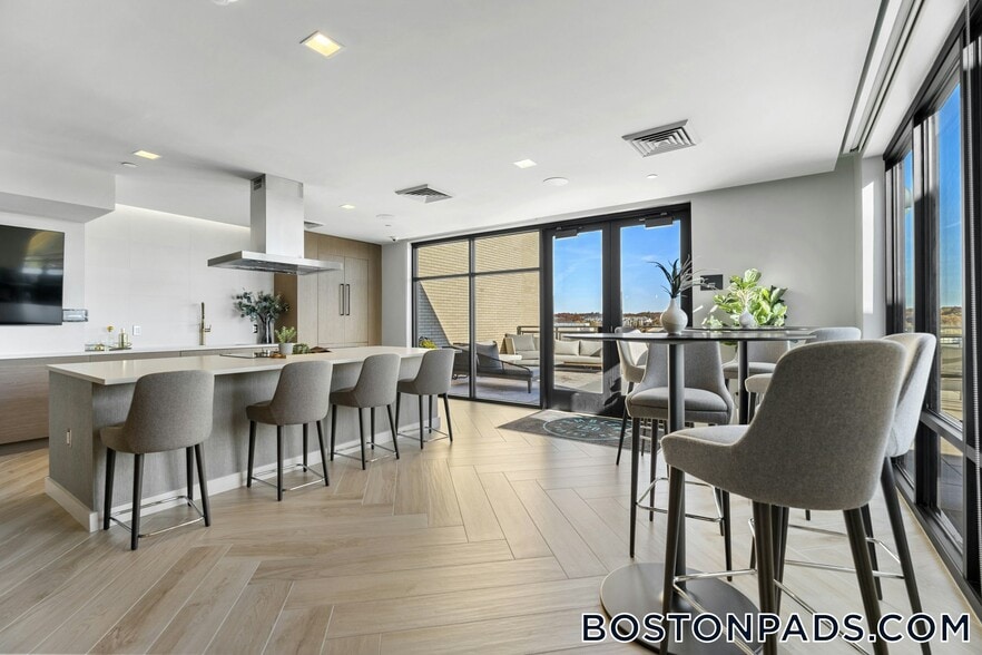 Building Photo - 120 Commerce Way