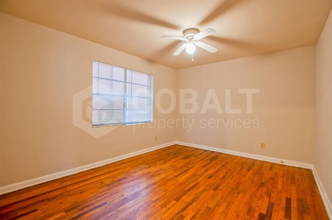 Building Photo - 896 Greenwood Ave NE