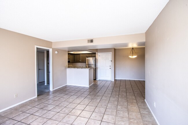 Building Photo - 2Br/2Ba, $1495, 101& Rio Salada