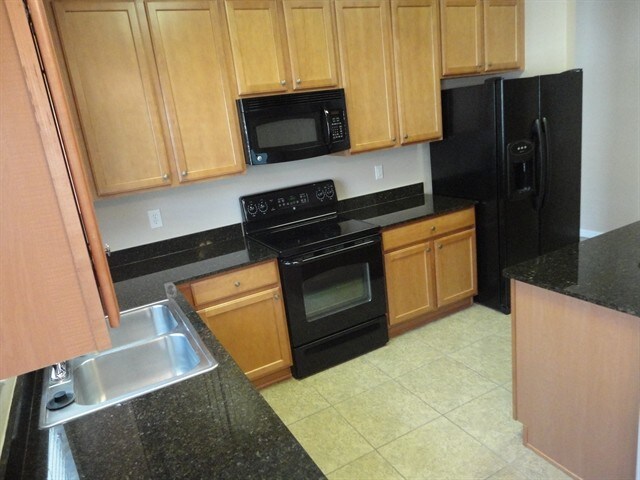 Building Photo - 3213 Dunstable Dr