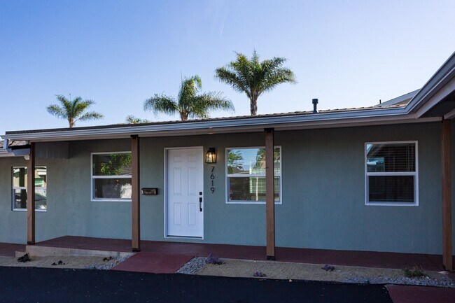 Building Photo - COMING SOON!!! $1000 OFF Move In Special!!...