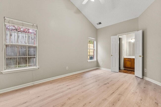 Building Photo - 7016 S Estacada Way