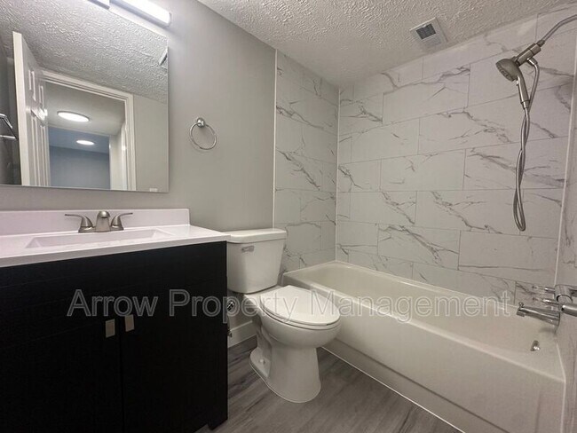 Building Photo - 5725 S 14th St