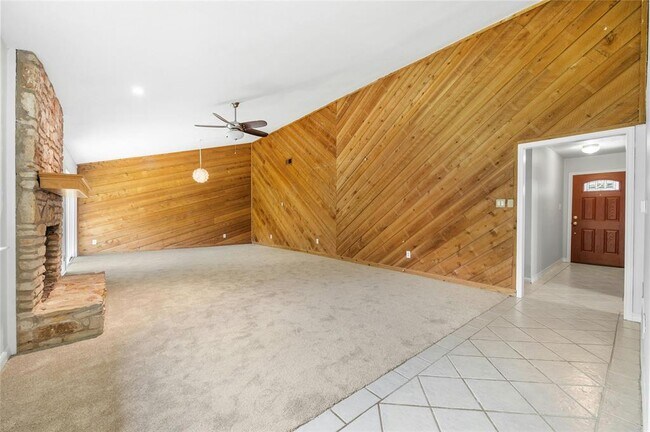 Building Photo - 10255 Missel Thrush Dr