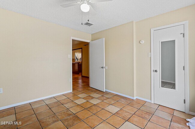 Building Photo - 4640 Ambassador Dr