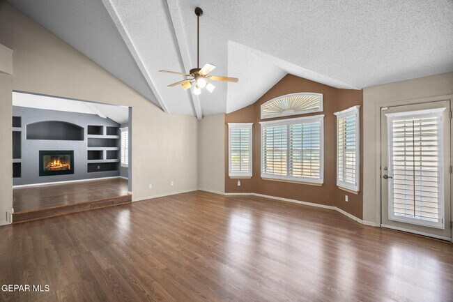 Building Photo - 695 Paseo del Mar Dr