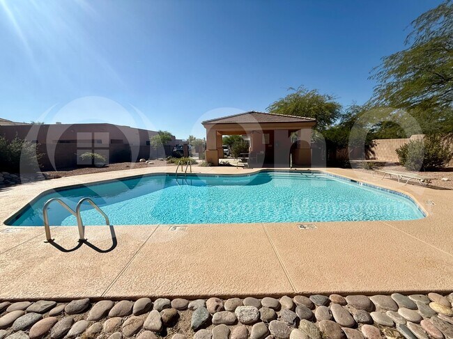 Building Photo - 137 E Calle Zavala