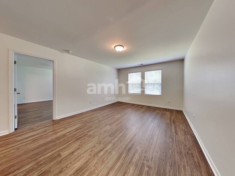 Building Photo - 118 Orion Way