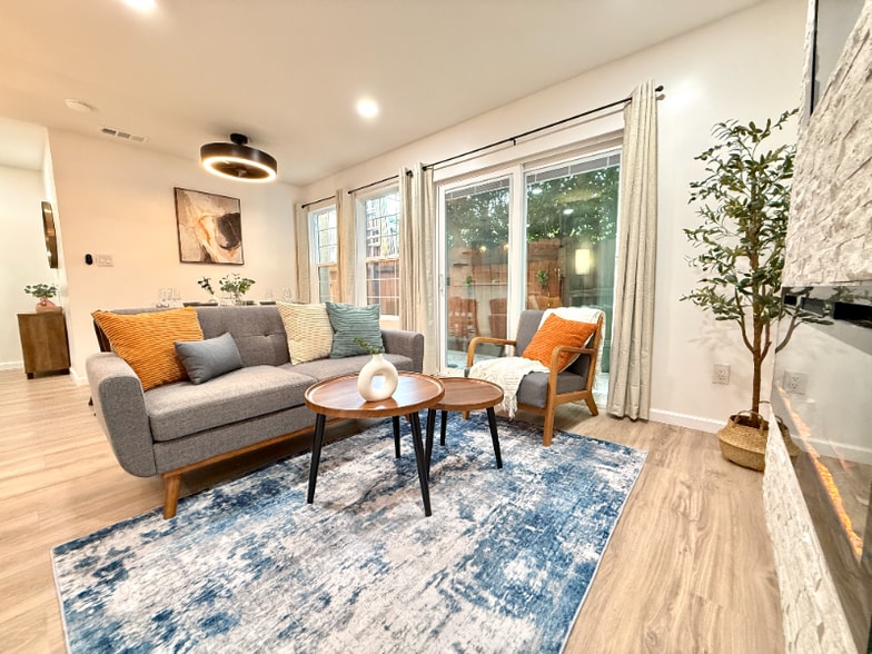 Primary Photo - 3229 S Sherbourne Dr