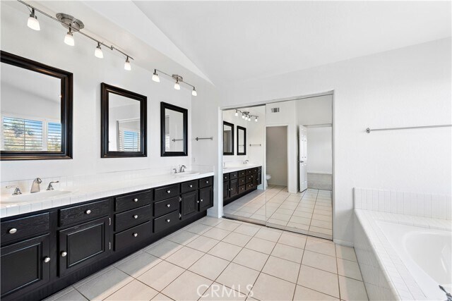 Building Photo - 2400 Calle Aquamarina