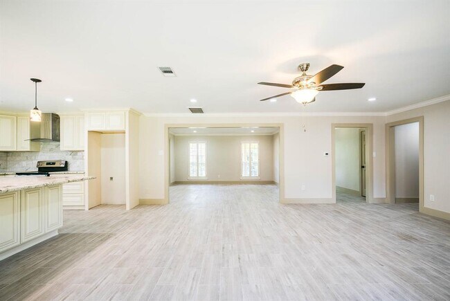 Building Photo - 5347 Paisley Ln