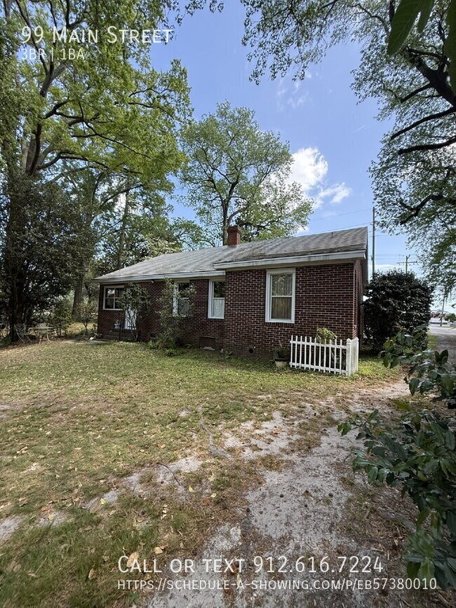 Building Photo - 99 Main St