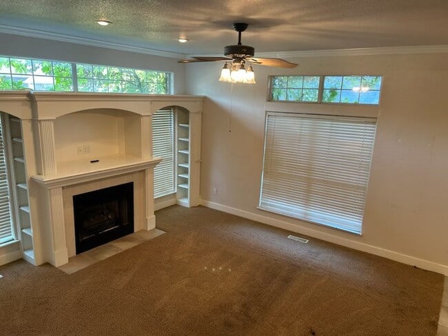 Building Photo - 6 Sunset Limited