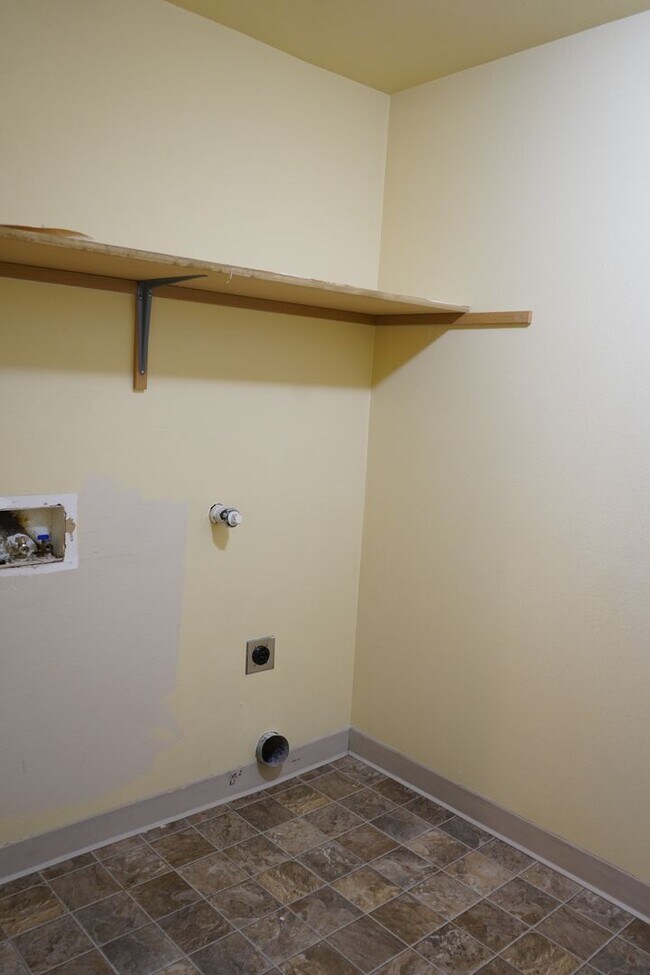 Building Photo - 2917 NW Watkins Ct