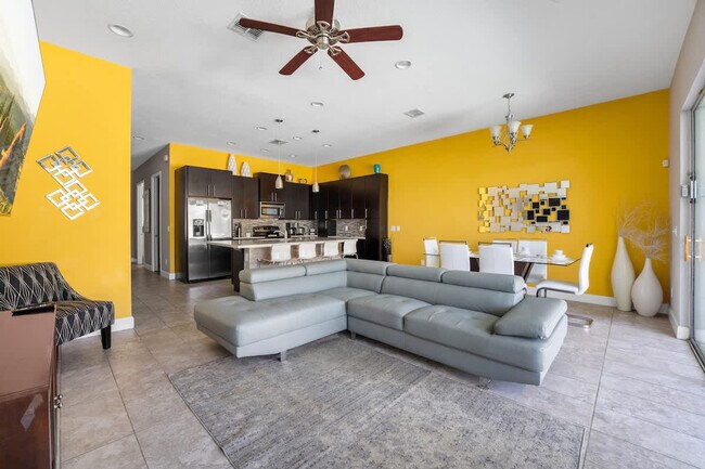 Building Photo - 466 Captiva Dr