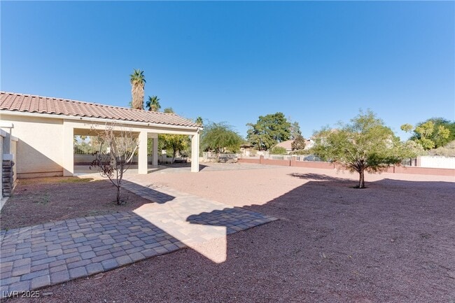 Building Photo - 2121 Rosanna St