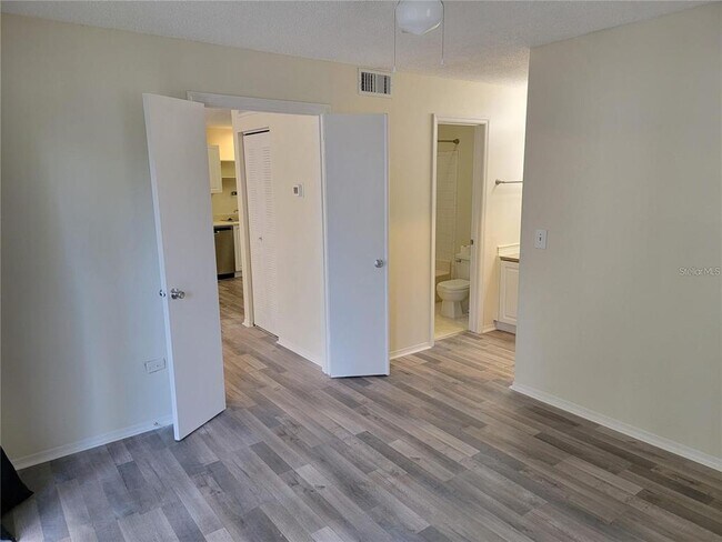 Building Photo - 4211 Chatham Oak Ct