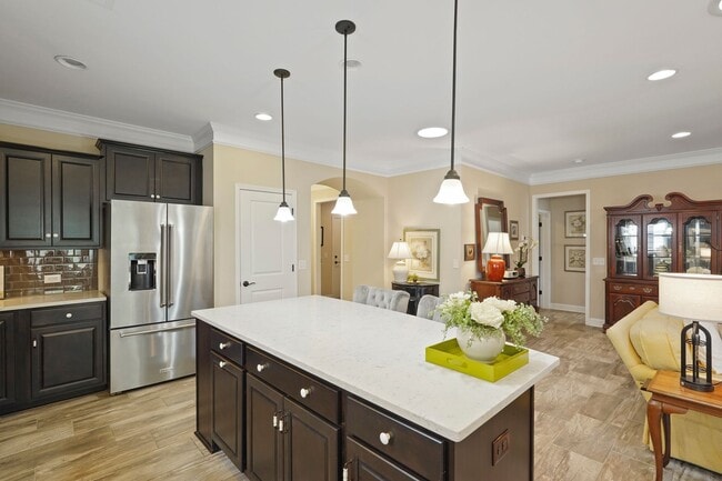 Building Photo - 10 Chicory Ct