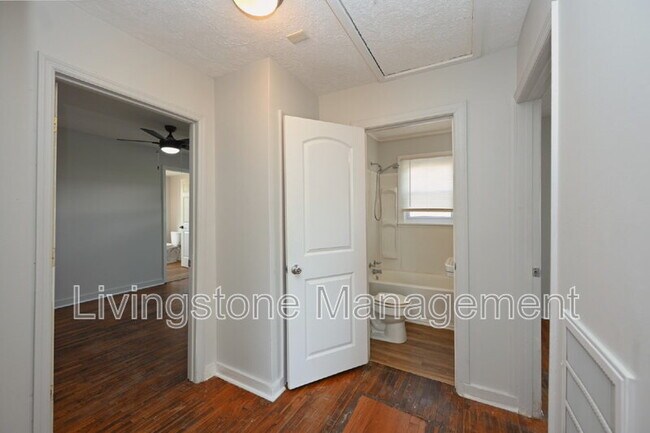 Building Photo - 501 Small St