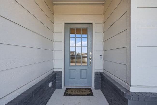 Building Photo - Welcome to this exceptionally well maintained like new home located in the Estates at Morrow Place