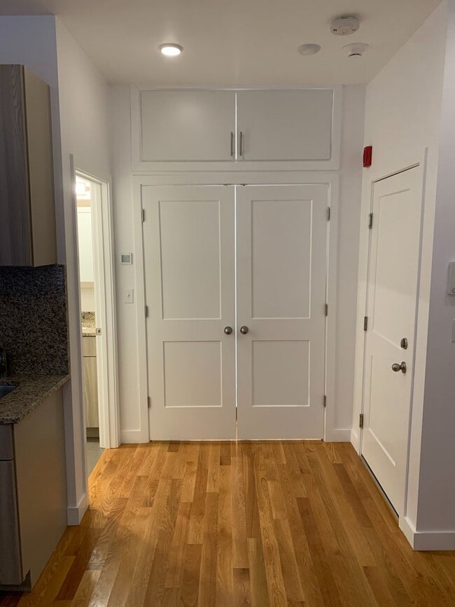 Building Photo - CHELSEA/BOSTON NO BROKER FEES!! BRAND NEW ...