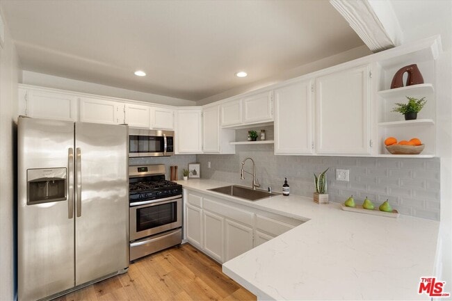 Building Photo - 2516 Arizona Ave