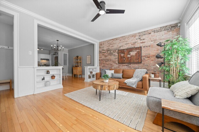 Primary Photo - 529 E 14th Ave