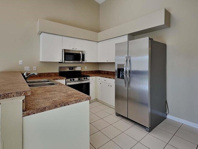 Building Photo - 13048 Meadowbreeze Dr