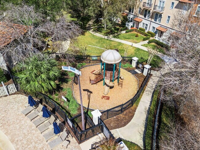 Building Photo - Your Spacious Lake Mary Home Awaits | 4BR, 3.5BA & Resort Amenities