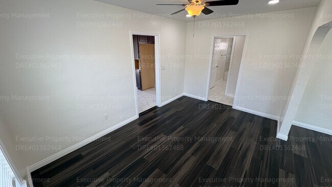 Building Photo - 2 bedroom 1 bathroom house located in the 93307 zipcode near E Brundage Ln/ Madison St