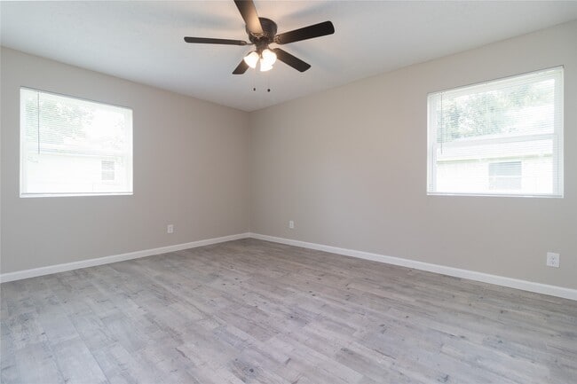 Building Photo - 9603 Seeker St