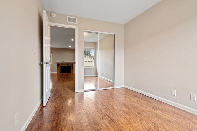 Building Photo - 2695 Lyon Cir