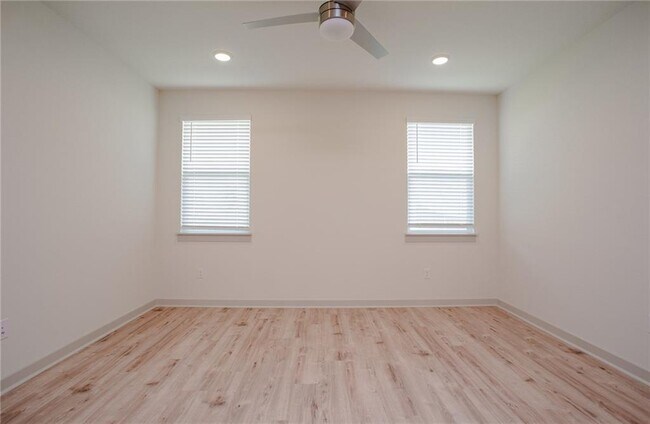 Building Photo - 10712 Deaton Ln