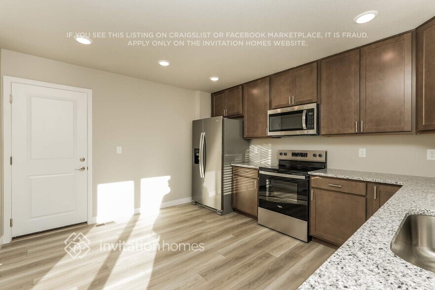 Building Photo - 11739 Mission Peak Pl