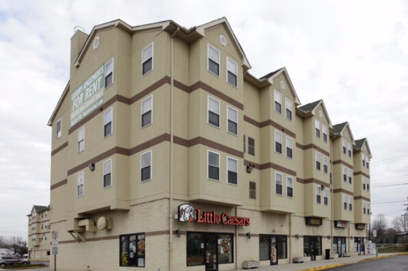 Main Street Court Apts. - 236 E Delaware Ave