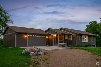 Building Photo - Remodeled 3 Bedroom Home in Minnetrista