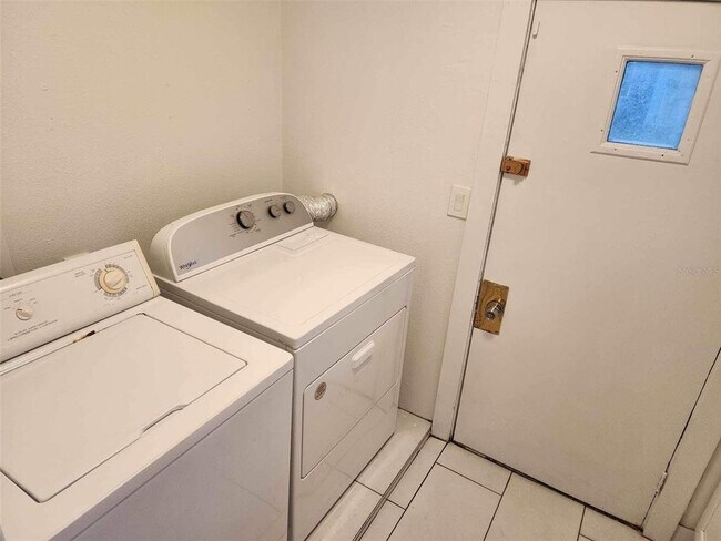 Building Photo - 503 W Idlewild Ave