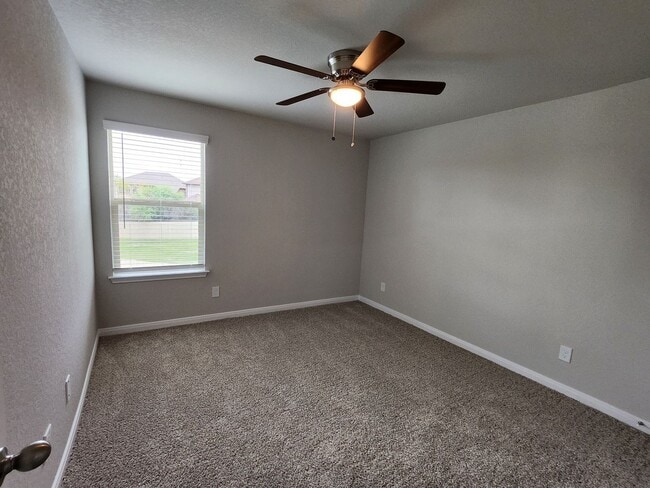 Building Photo - Luxury Living in the Heart of Cibolo!