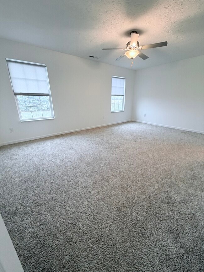 Building Photo - 5794 Wintersweet Ln